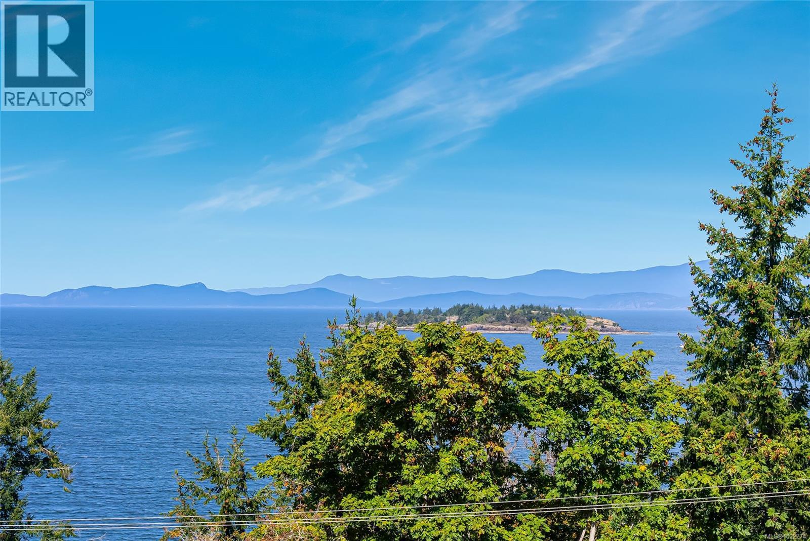 3182 DOLPHIN DR - 33