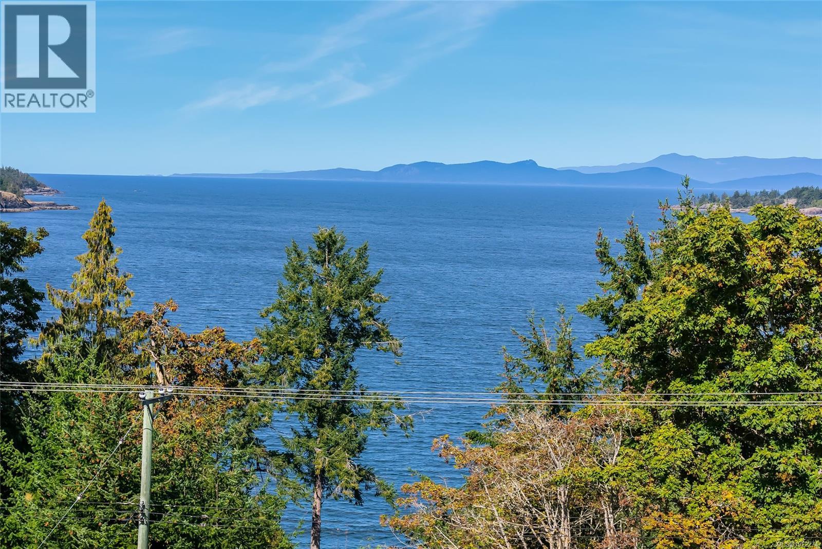 3182 DOLPHIN DR - 34