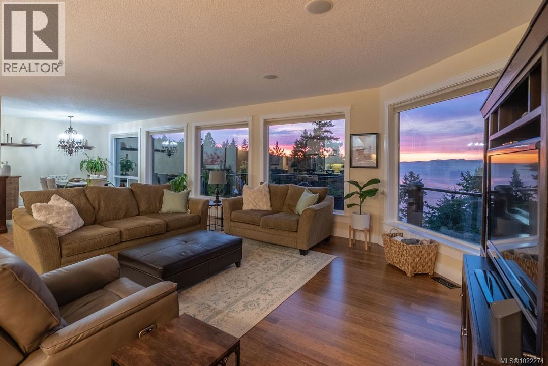 3182 Dolphin Dr - 5