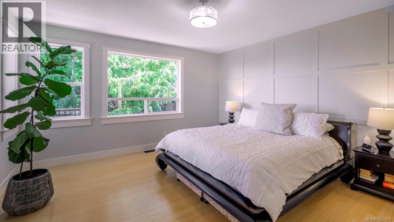 3182 Dolphin Dr - 7