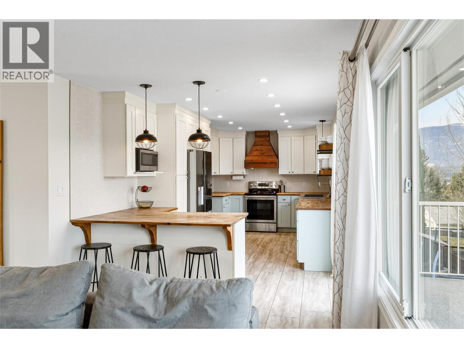 1971 3 AVENUE SE - 14