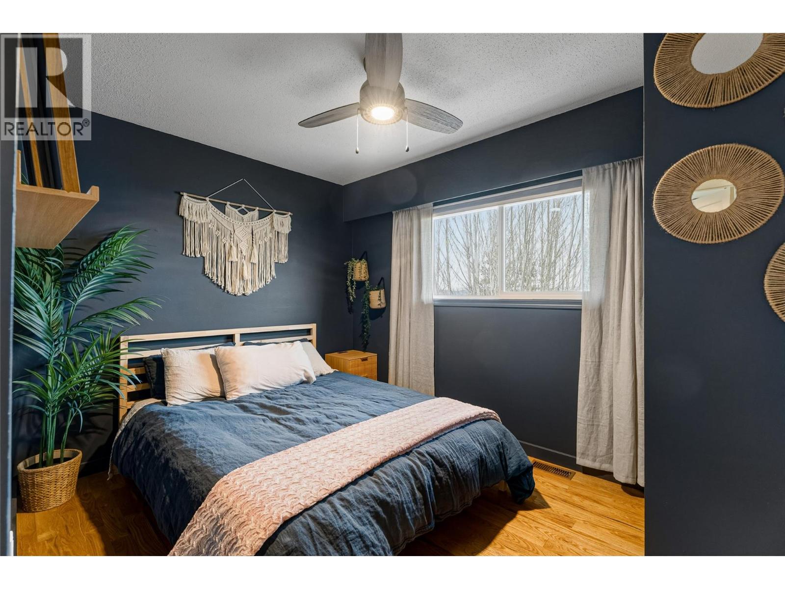 1971 3 AVENUE SE - 28