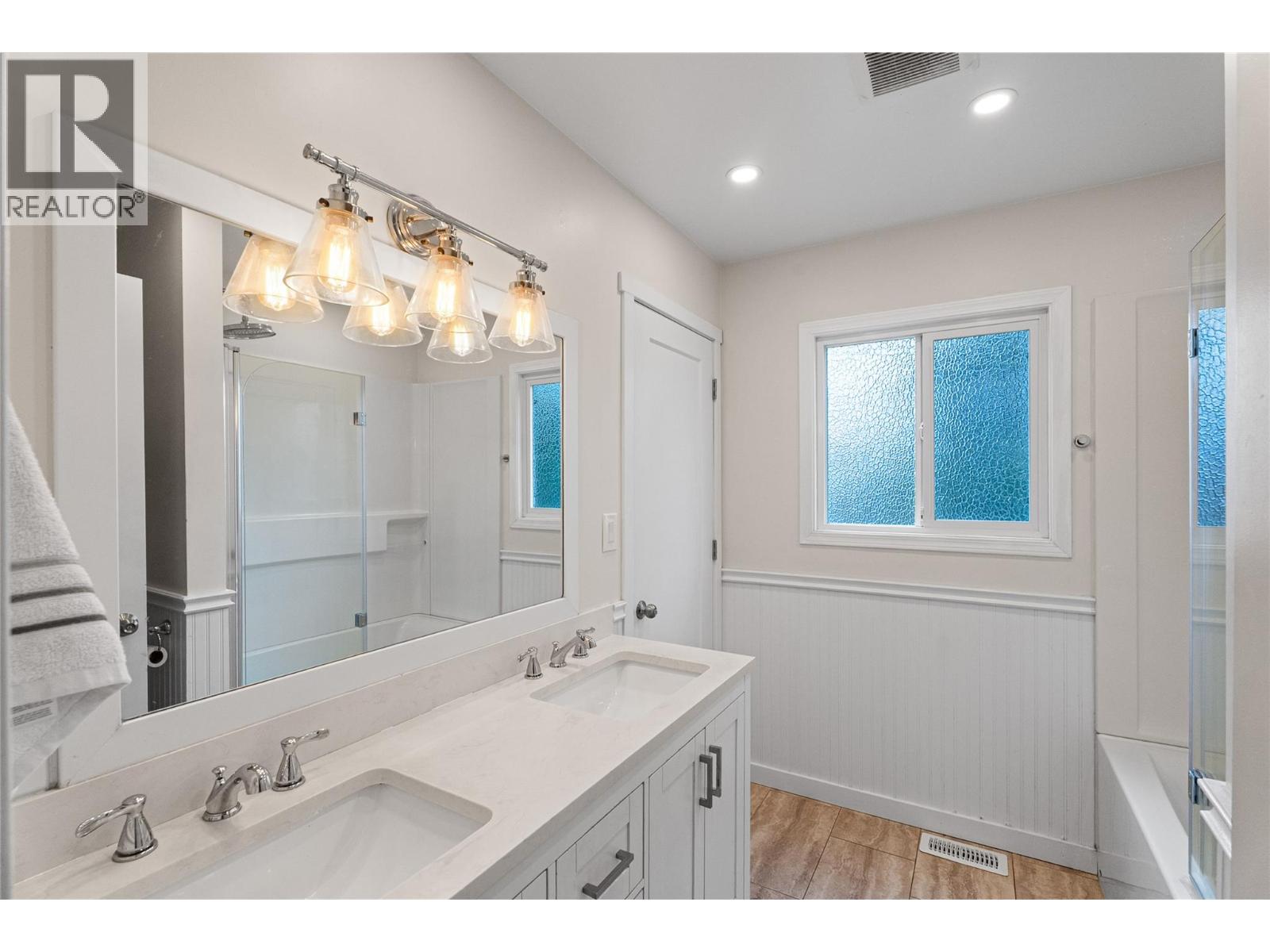 1971 3 AVENUE SE - 26