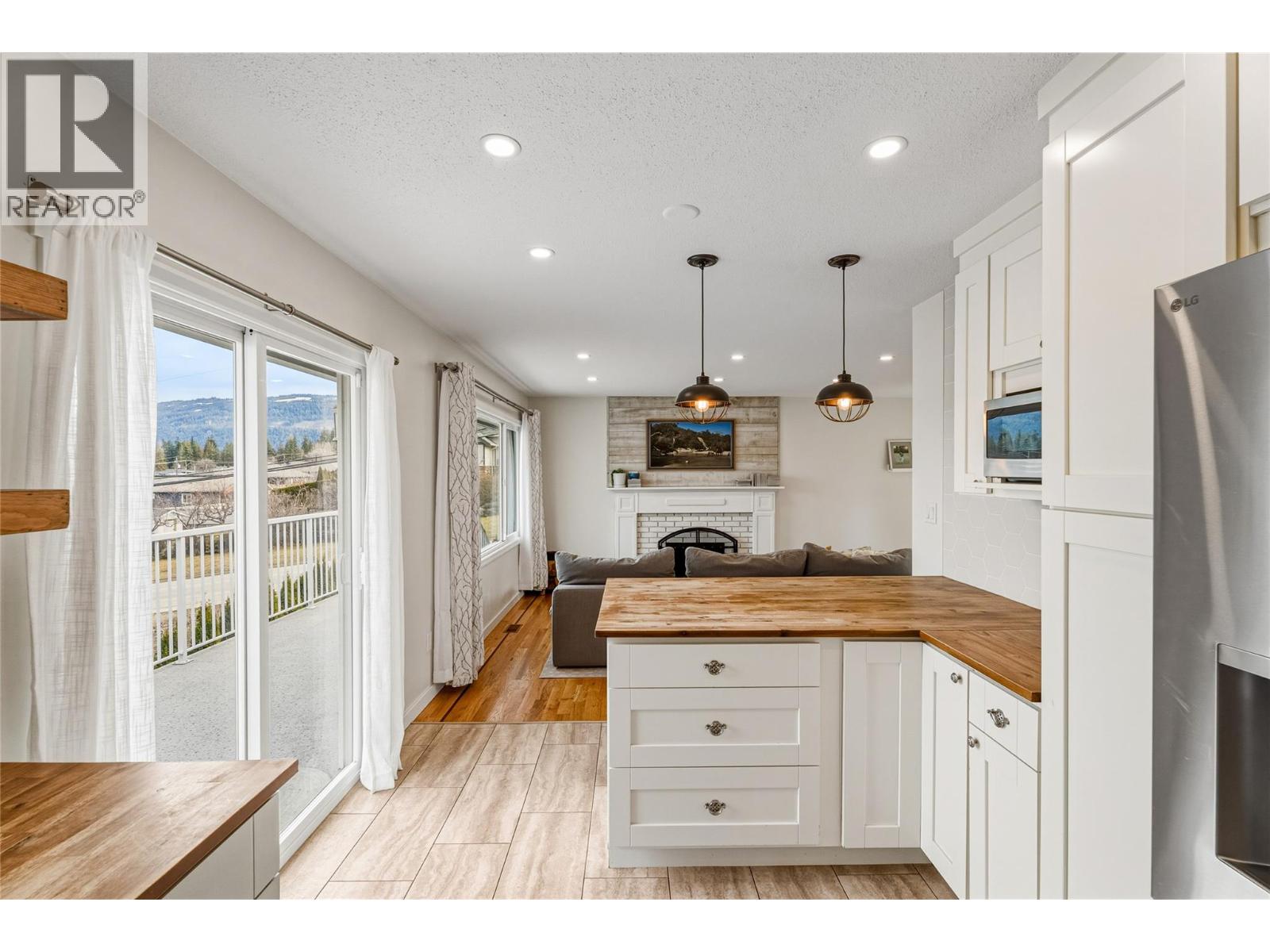 1971 3 AVENUE SE - 17