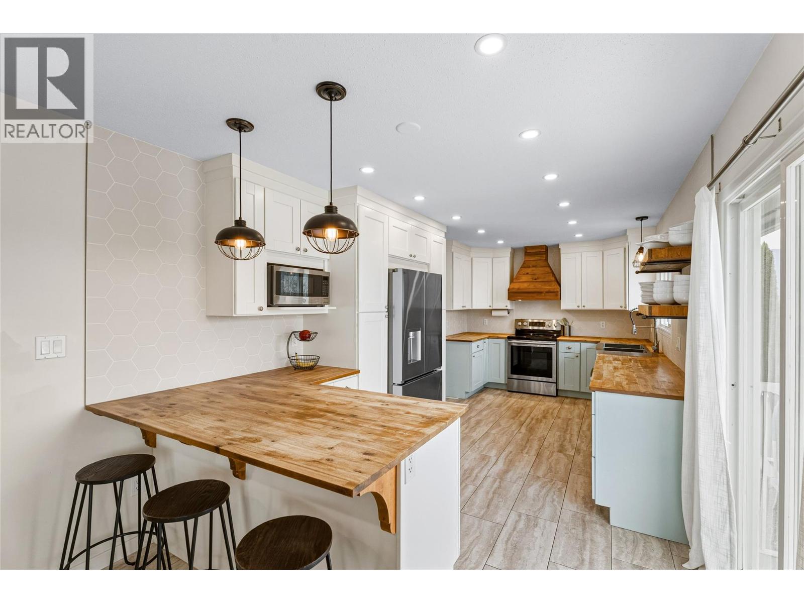 1971 3 AVENUE SE - 16