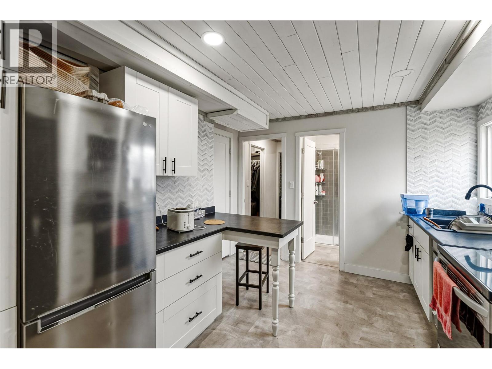 1971 3 AVENUE SE - 39