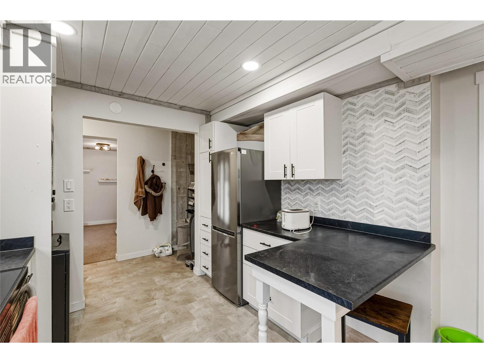 1971 3 AVENUE SE - 40