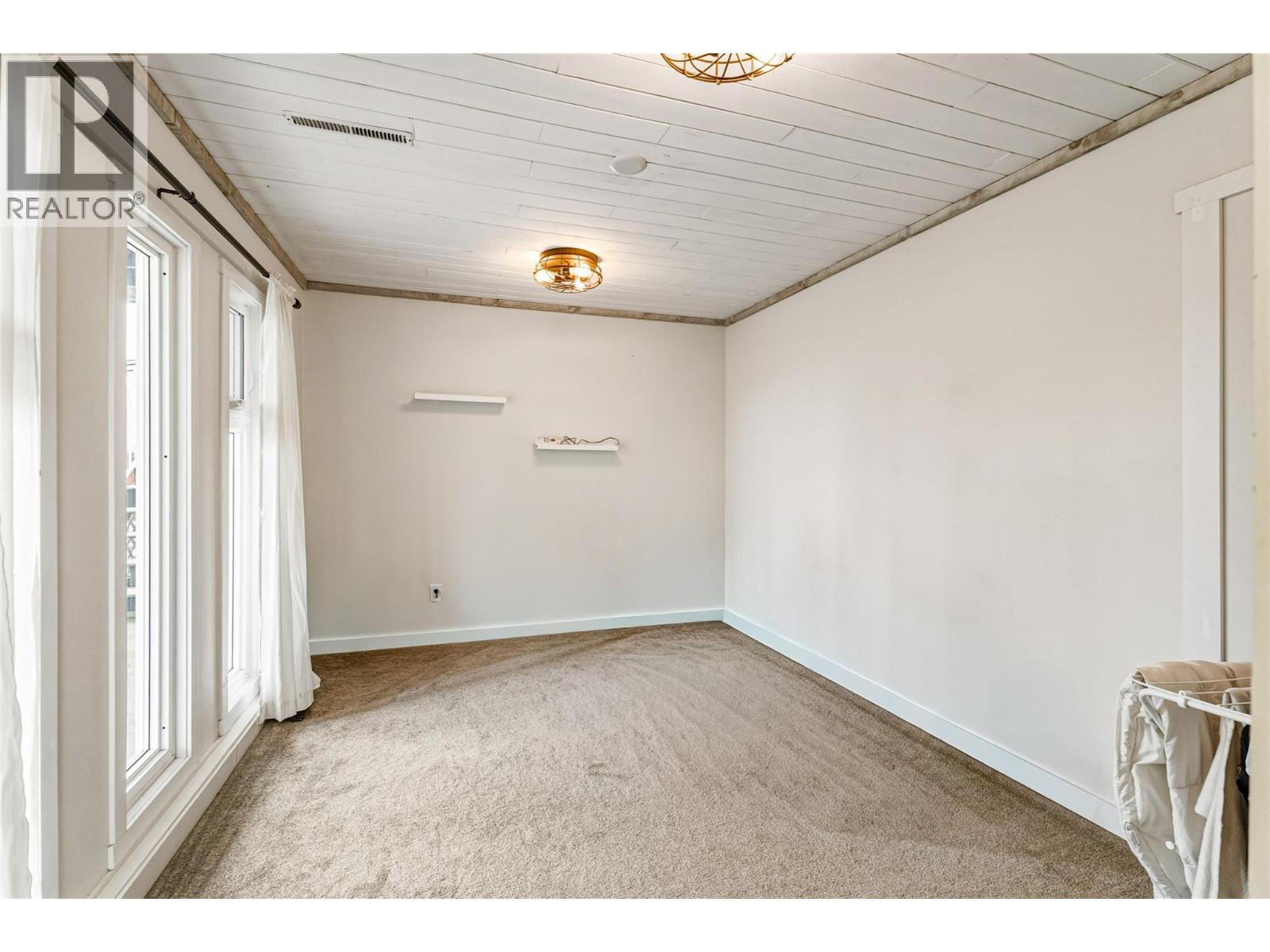 1971 3 AVENUE SE - 43