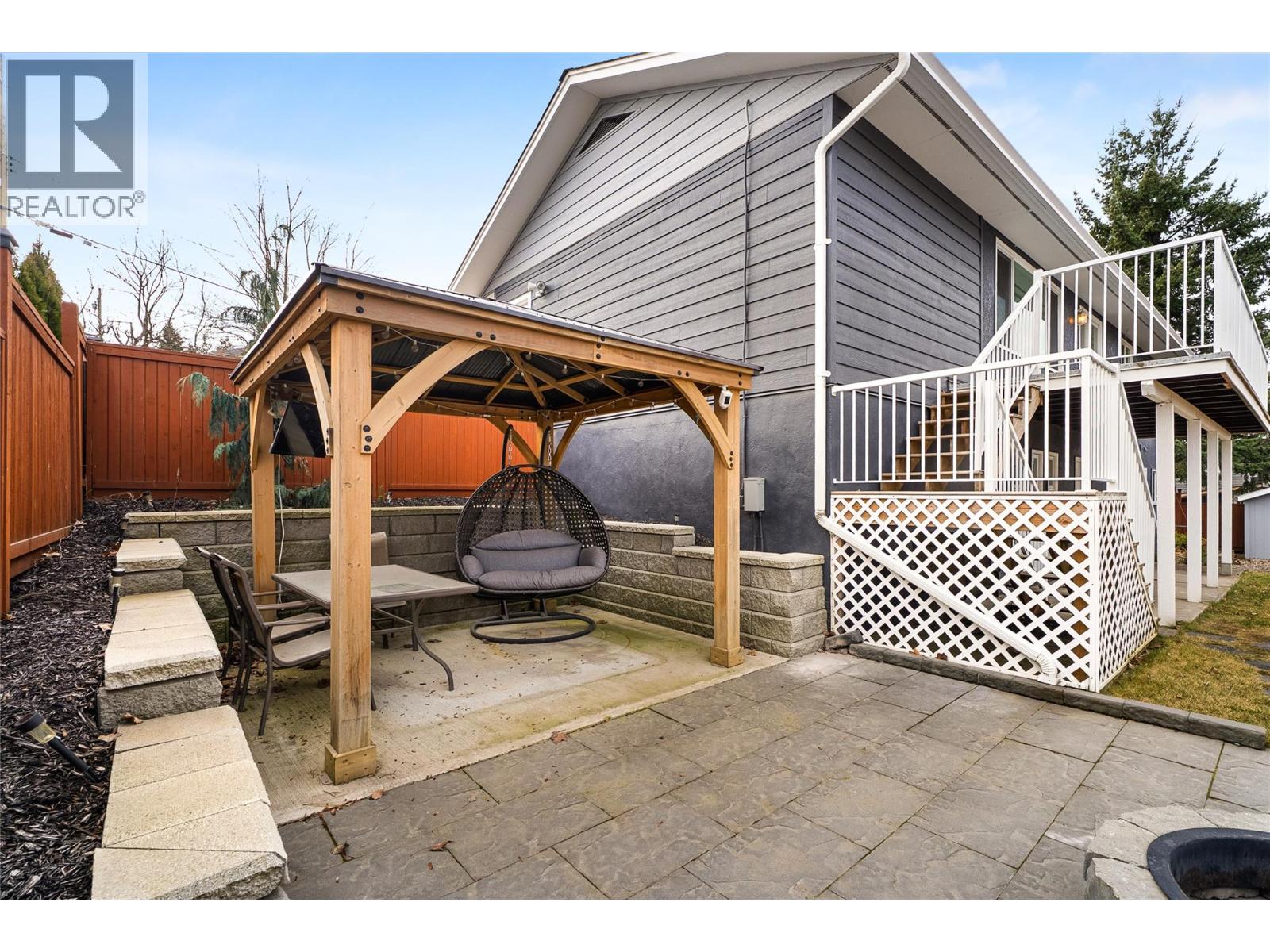 1971 3 AVENUE SE - 54