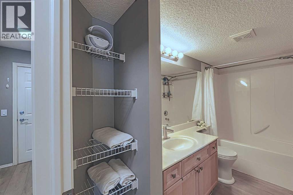 Single Family House for Sale in   Arbour Lake Road NW Arbour Lake Calgary 