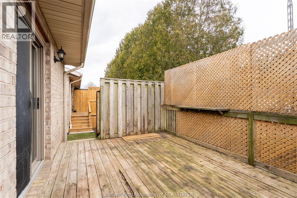 8 MCINTOSH AVENUE — photo 42