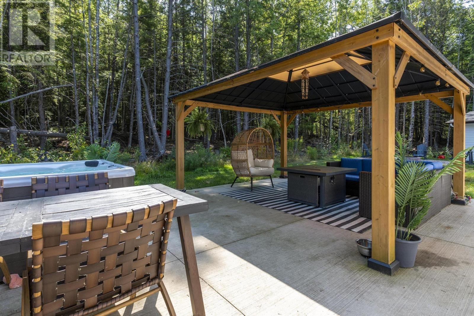 Property 36 of 49 of 4838 Highway 2