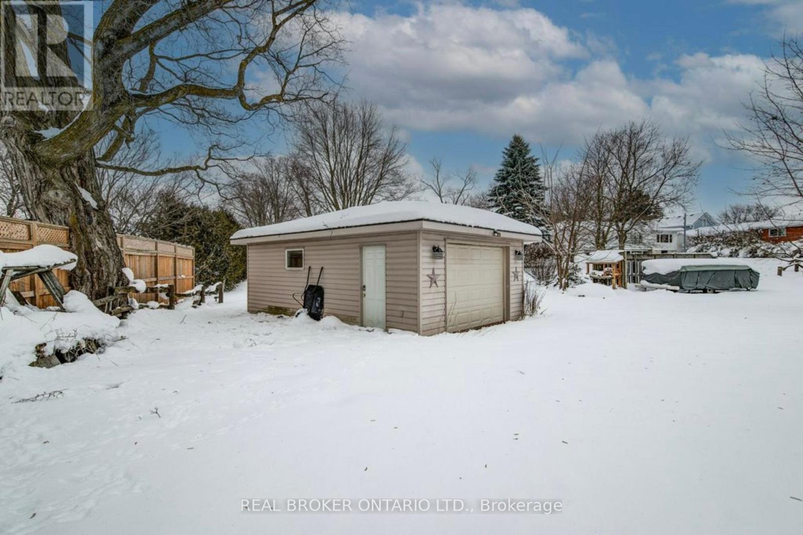 245 JOHN ROSA STREET E - 27