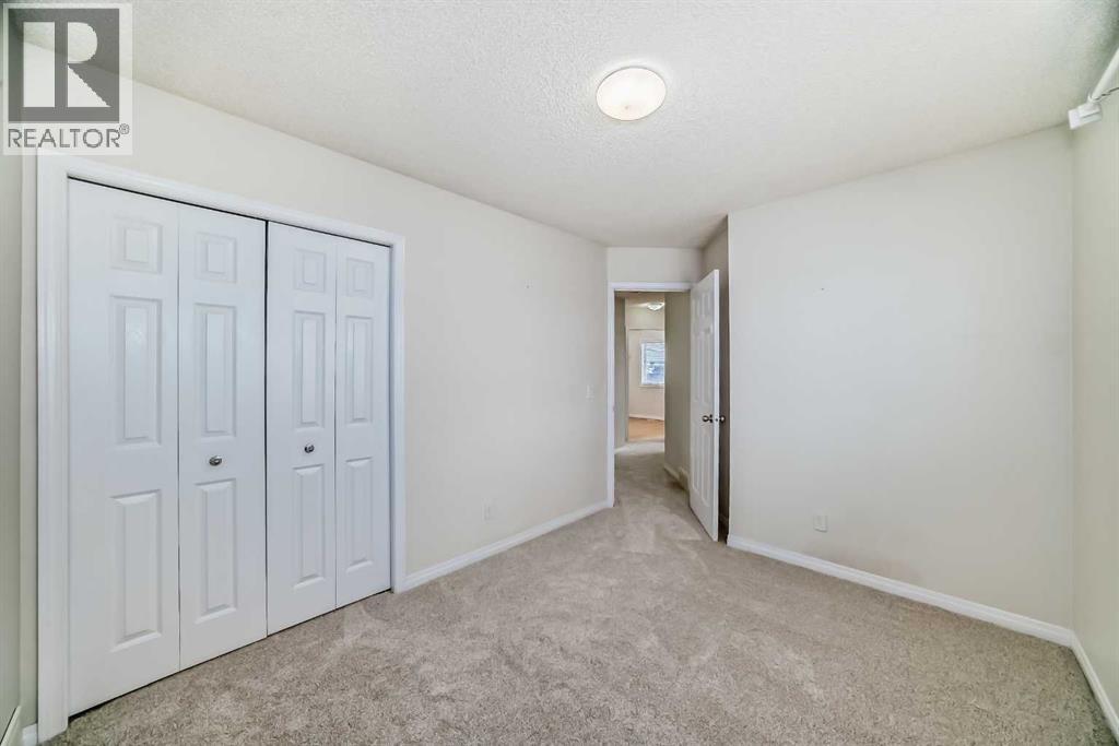 Single Family House for Sale in  Everridge Way SW Evergreen Calgary 