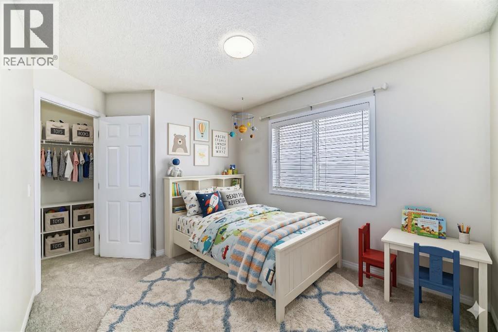 Single Family House for Sale in  Everridge Way SW Evergreen Calgary 