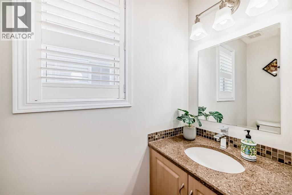 Single Family House for Sale in  Everridge Way SW Evergreen Calgary 