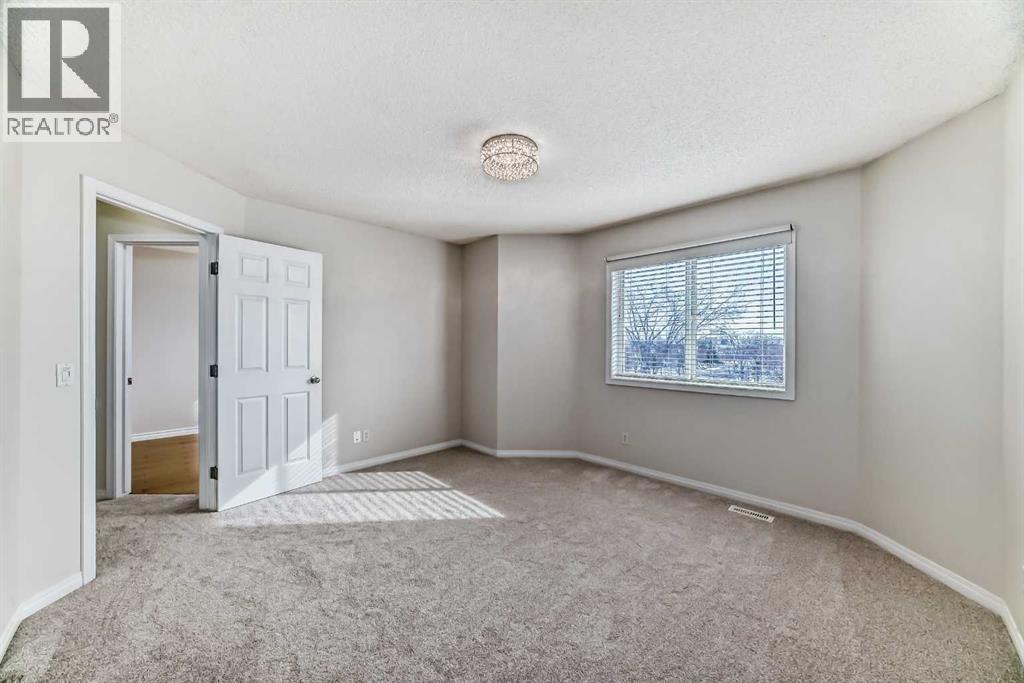 Single Family House for Sale in  Everridge Way SW Evergreen Calgary 