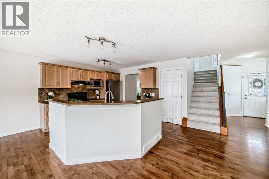 Single Family House for Sale in  Everridge Way SW Evergreen Calgary 