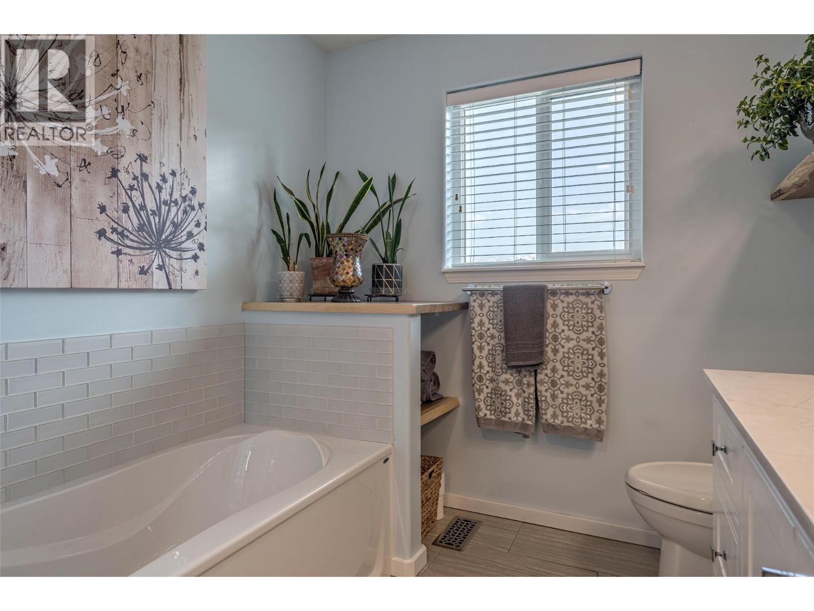 2962 McTavish Road, Salmon Arm