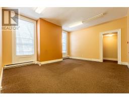 47 Leslie Street thumbnail 11