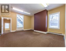 47 Leslie Street thumbnail 17