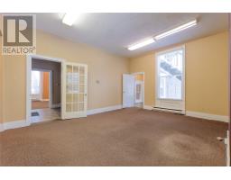 47 Leslie Street thumbnail 18
