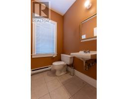 47 Leslie Street thumbnail 21