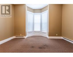 47 Leslie Street thumbnail 16