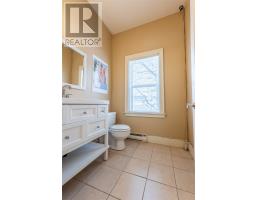47 Leslie Street thumbnail 31