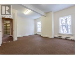 47 Leslie Street thumbnail 32