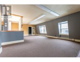 47 Leslie Street thumbnail 36