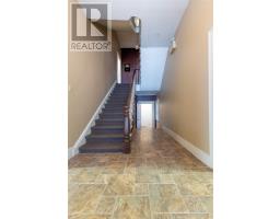 47 Leslie Street thumbnail 9