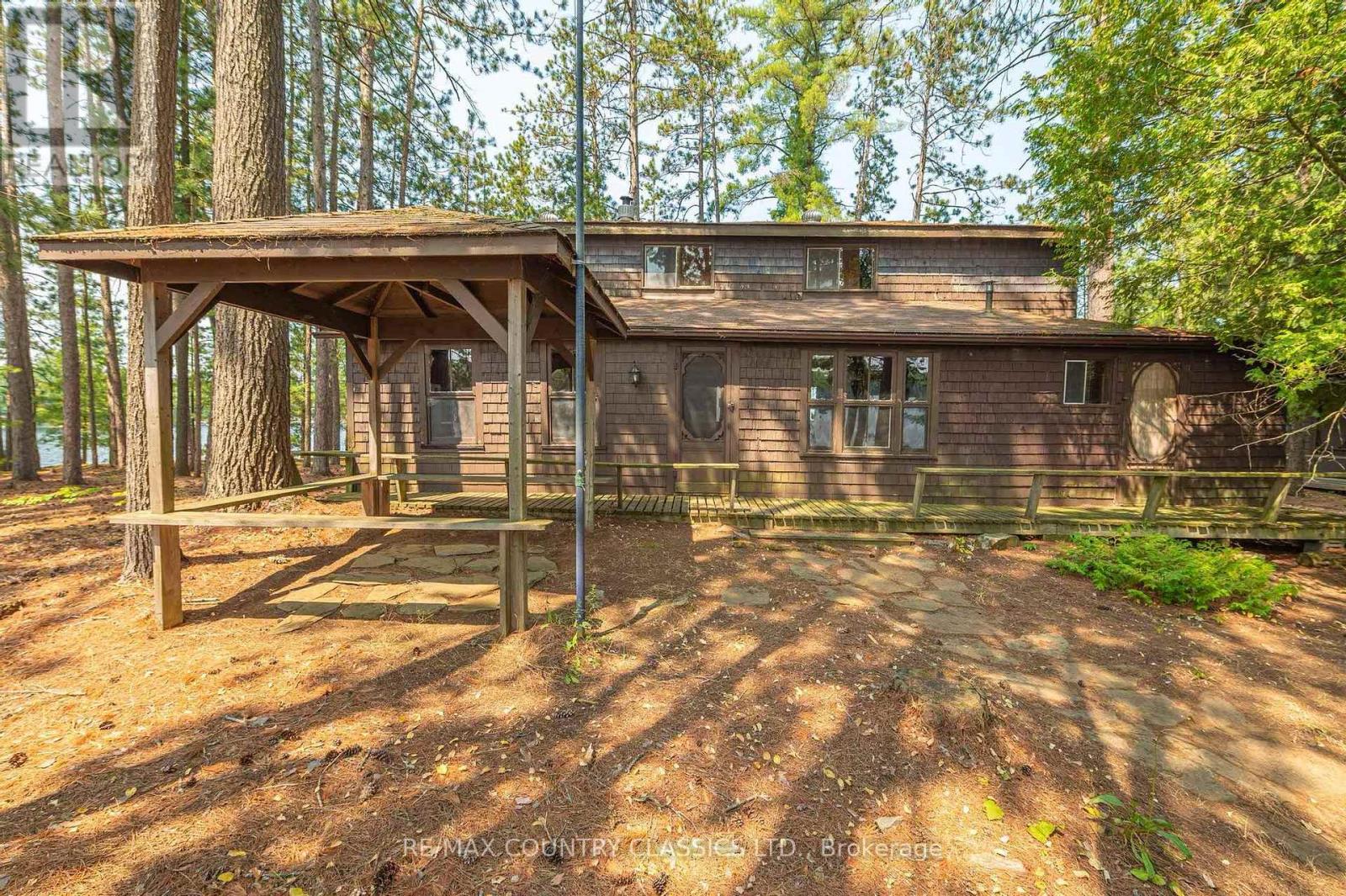22 CHANDOS LK BALMER ISLAND - 1