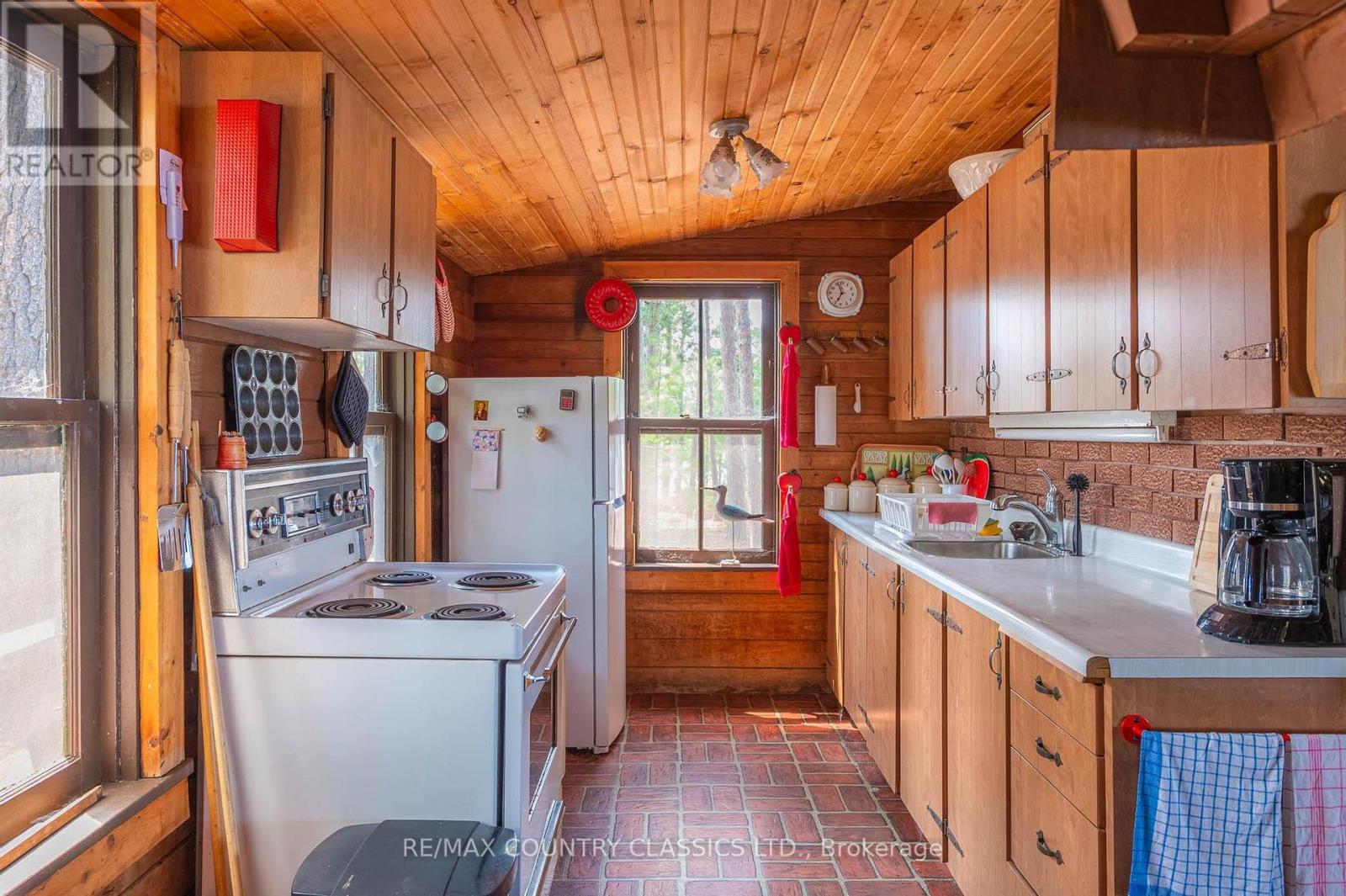 22 CHANDOS LK BALMER ISLAND - 13