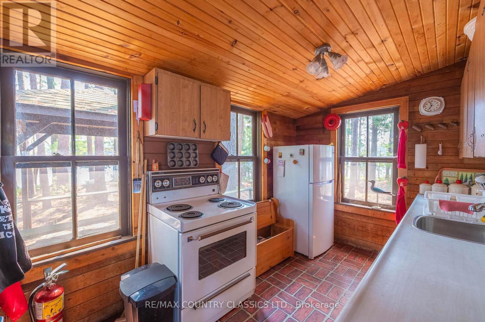 22 CHANDOS LK BALMER ISLAND - 16