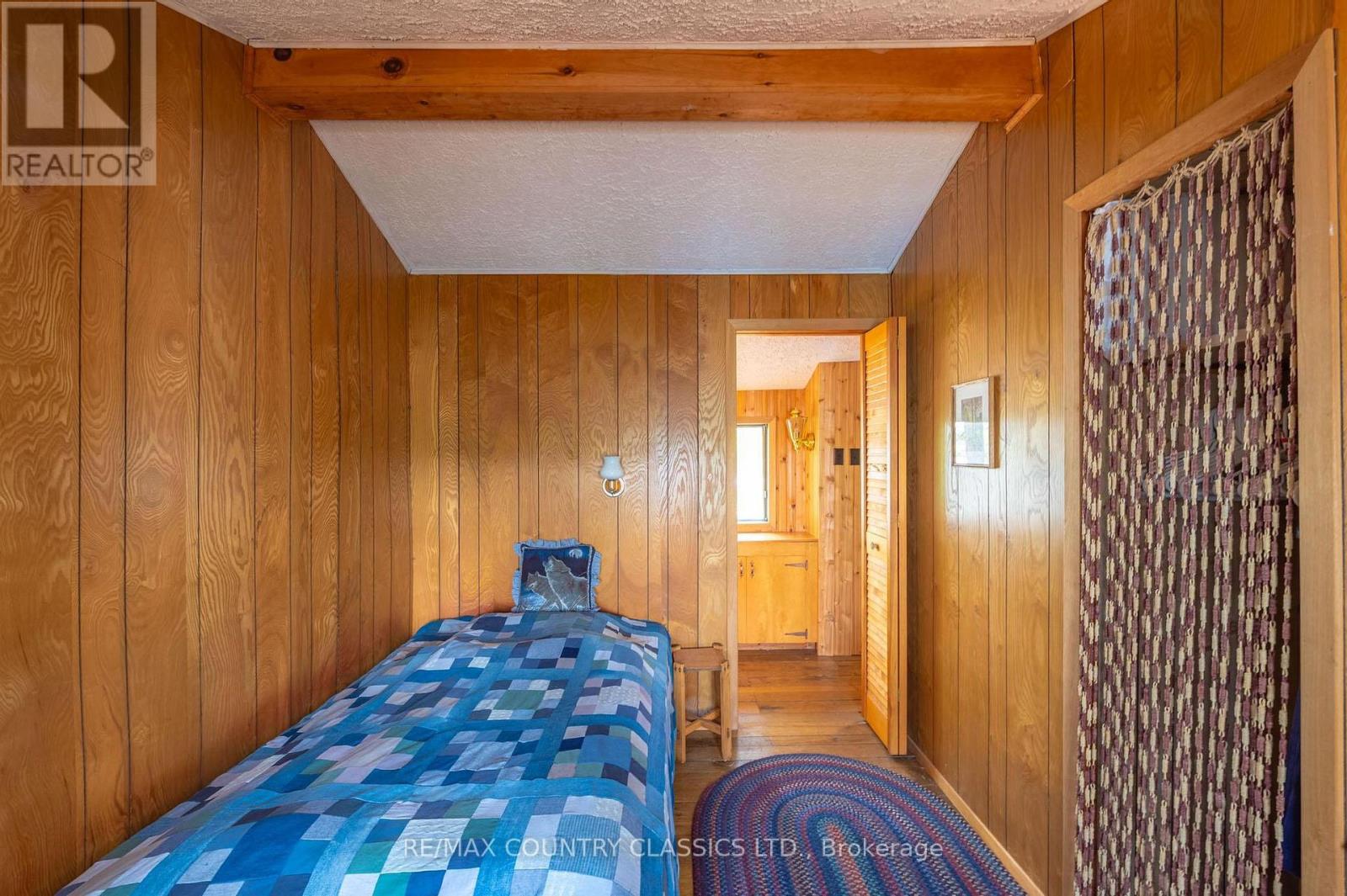 22 CHANDOS LK BALMER ISLAND - 46