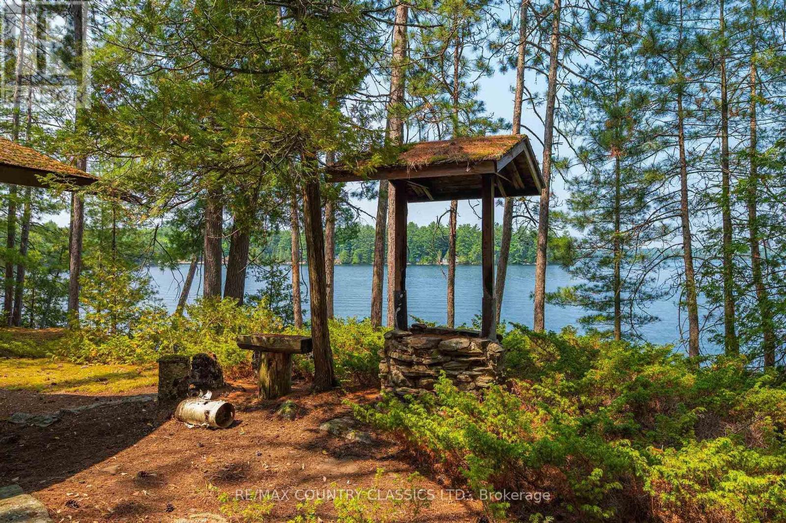 22 CHANDOS LK BALMER ISLAND - 6
