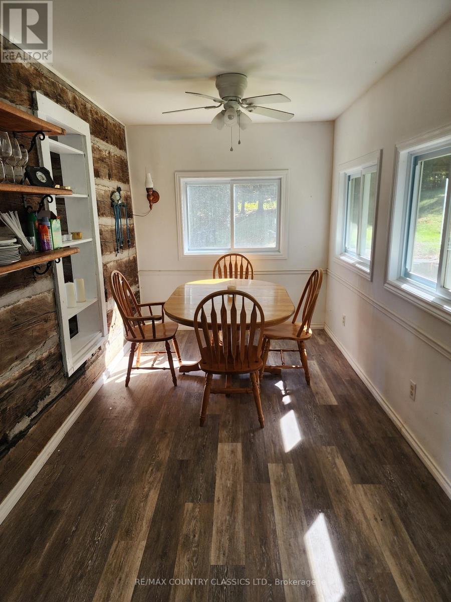 24 DANIELS LANE - 5