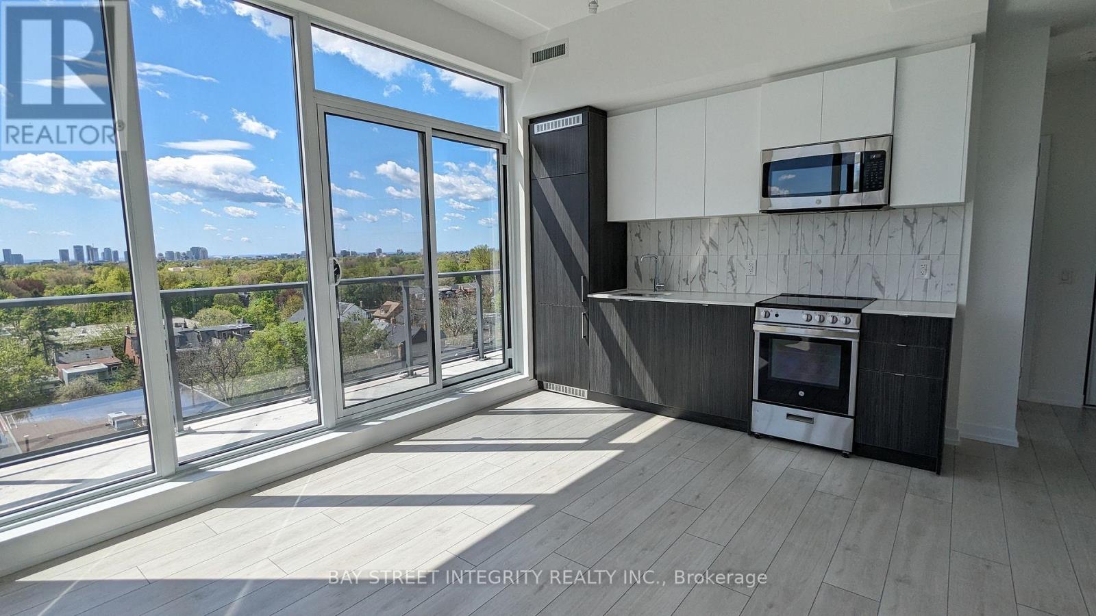 #703 500 DUPONT STREET - 8