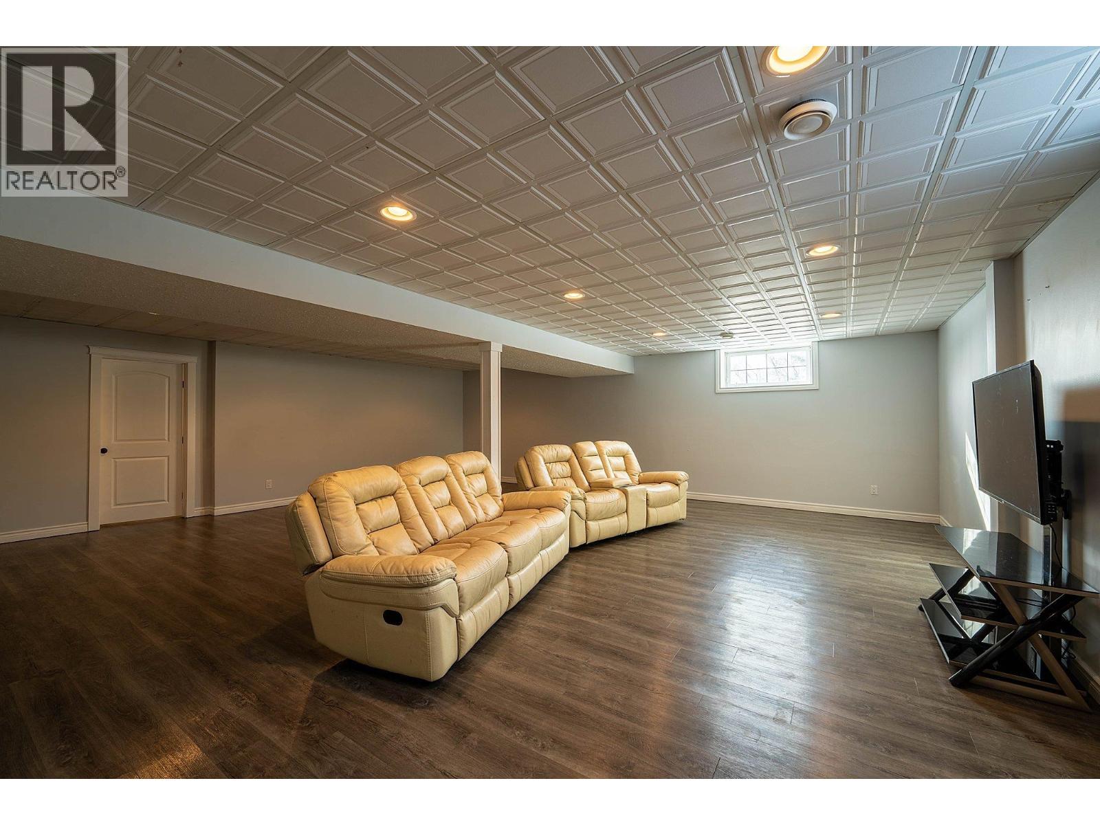 8607 109 AVENUE - 19