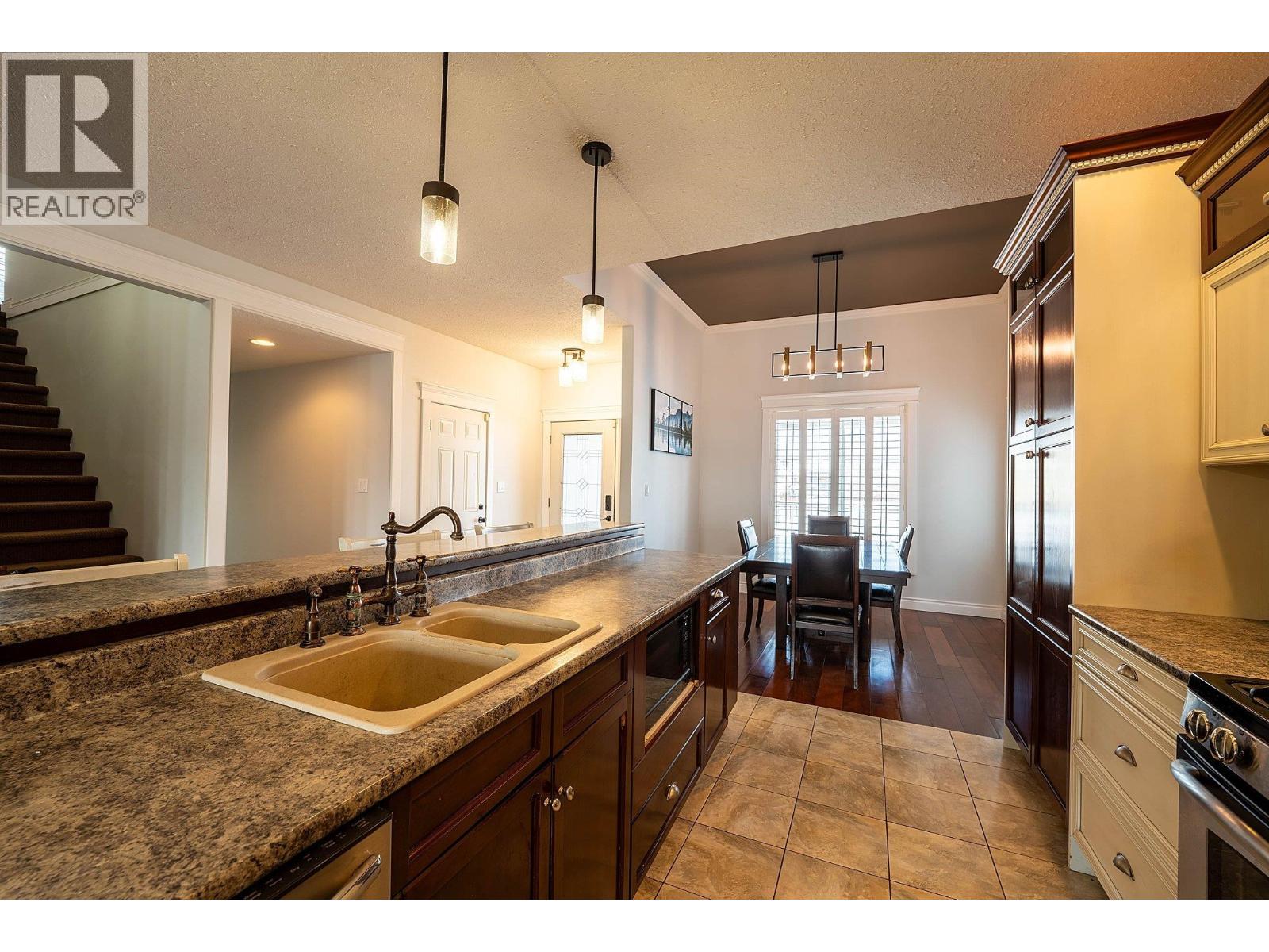 8607 109 AVENUE - 10