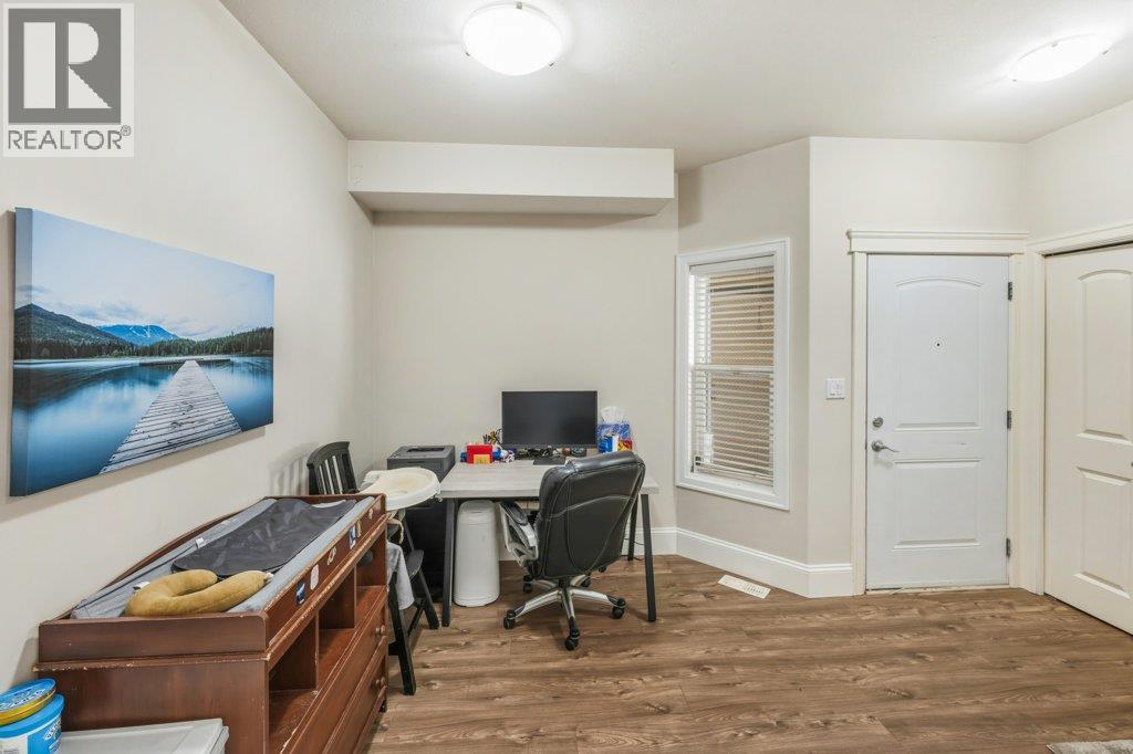 476 SALAMANDER Avenue Unit# 102, Oliver