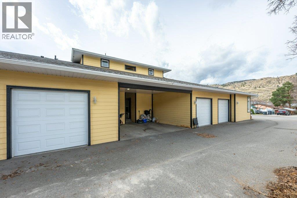 476 SALAMANDER Avenue Unit# 102, Oliver