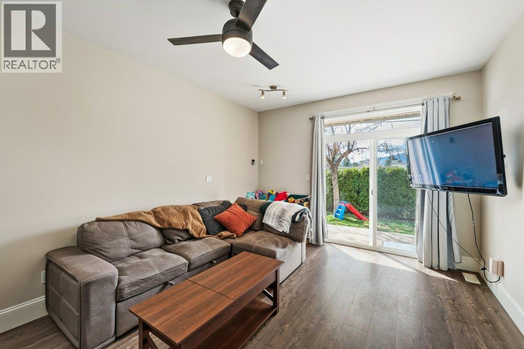 476 SALAMANDER Avenue Unit# 102, Oliver