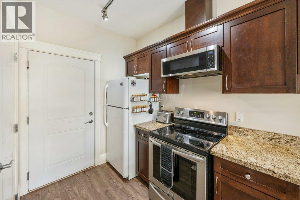 476 SALAMANDER Avenue Unit# 102, Oliver