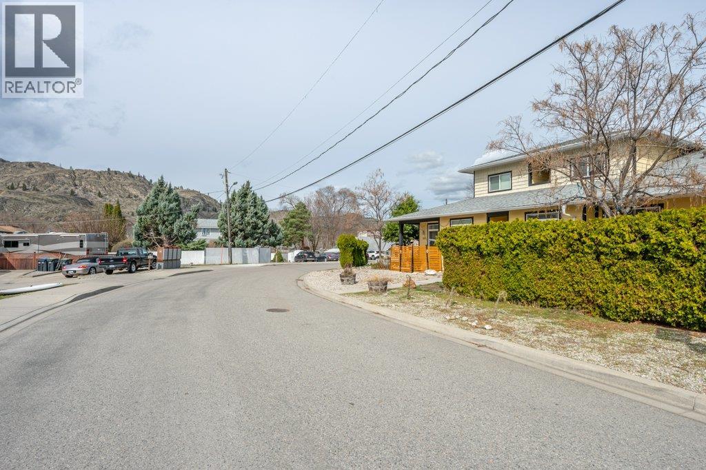 #102 476 SALAMANDER Avenue - 39