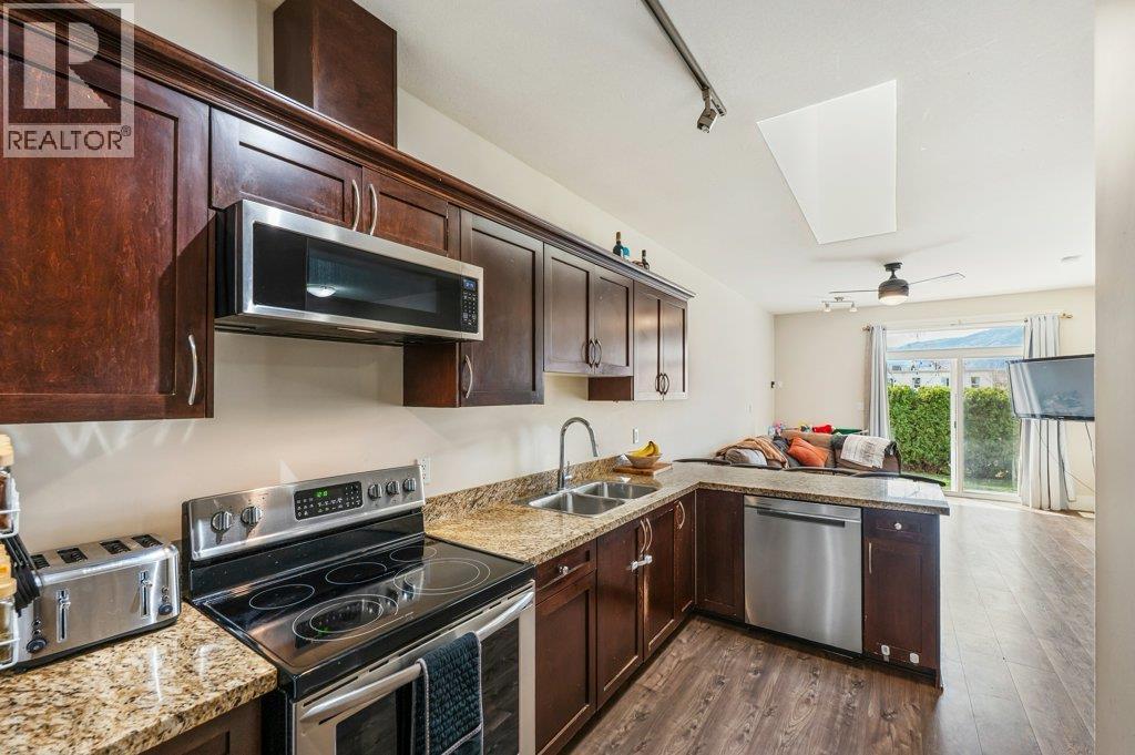 476 SALAMANDER Avenue Unit# 102, Oliver