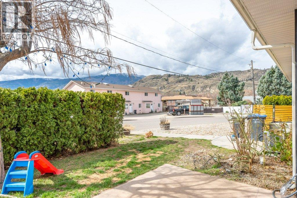 476 SALAMANDER Avenue Unit# 102, Oliver