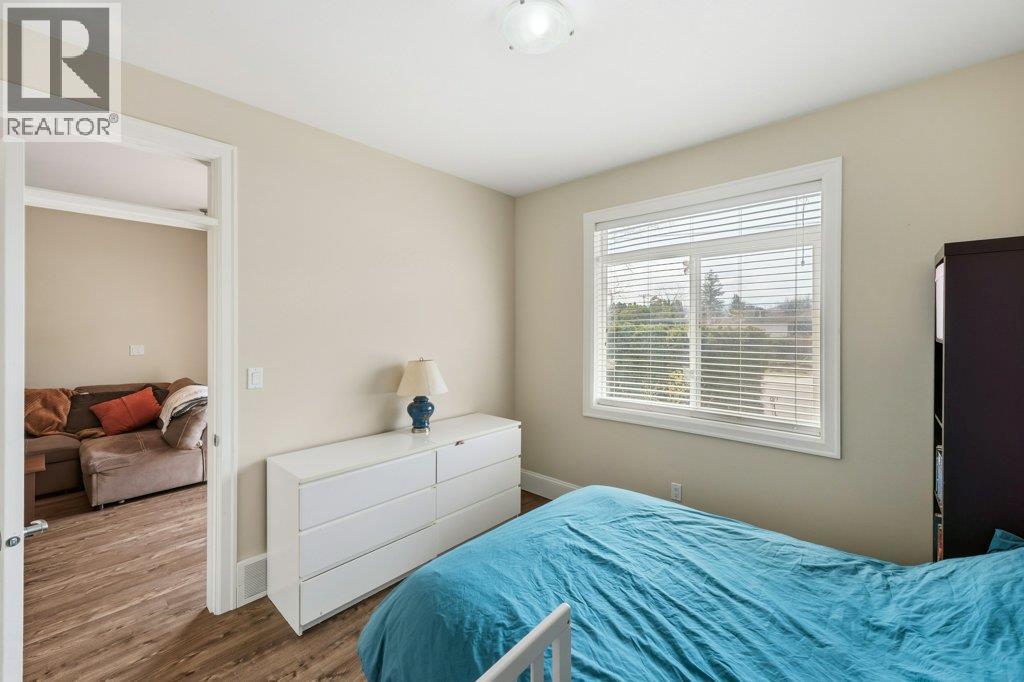 476 SALAMANDER Avenue Unit# 102, Oliver