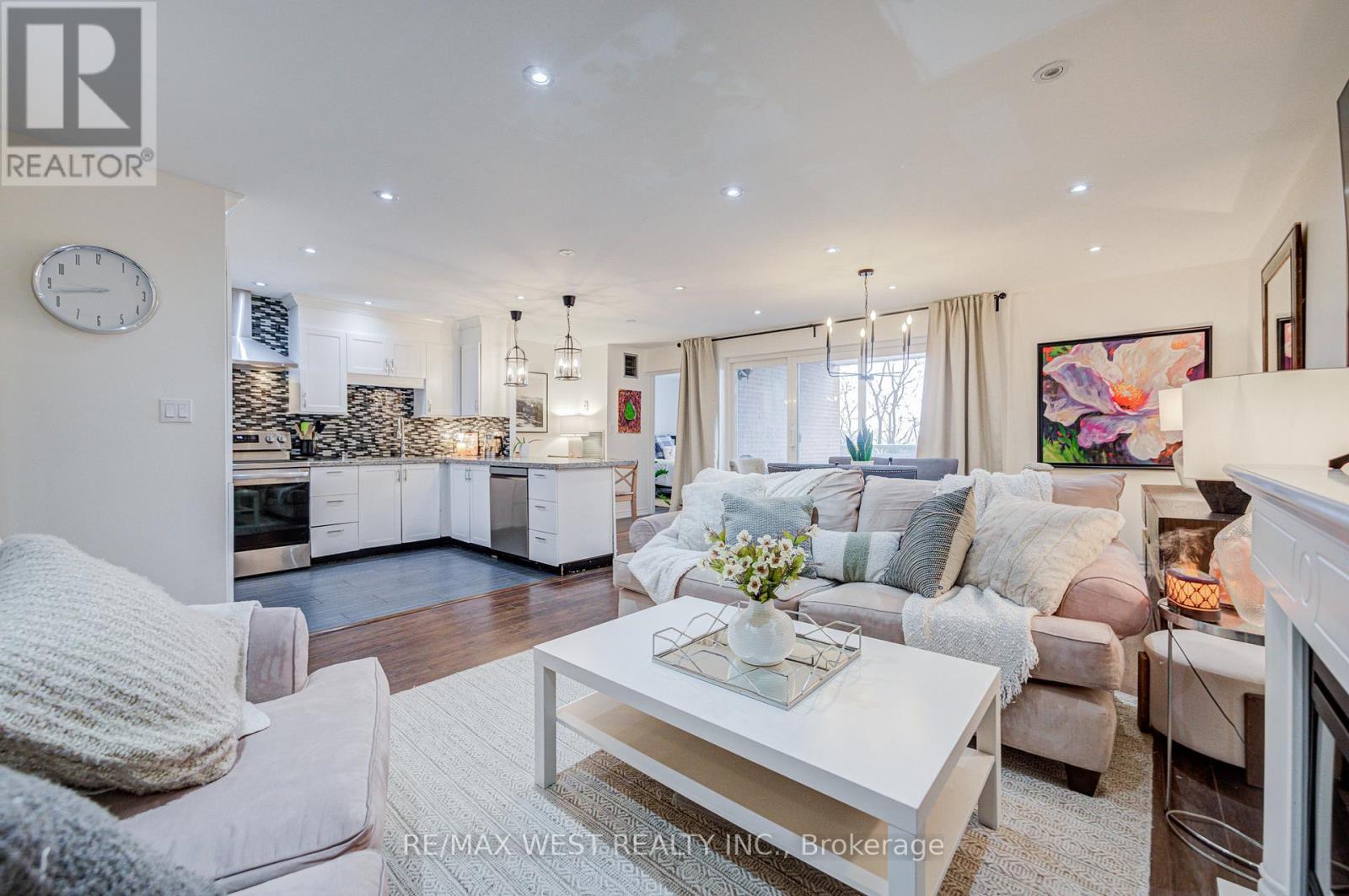 320 - 3025 THE CREDIT WOODLANDS DRIVE